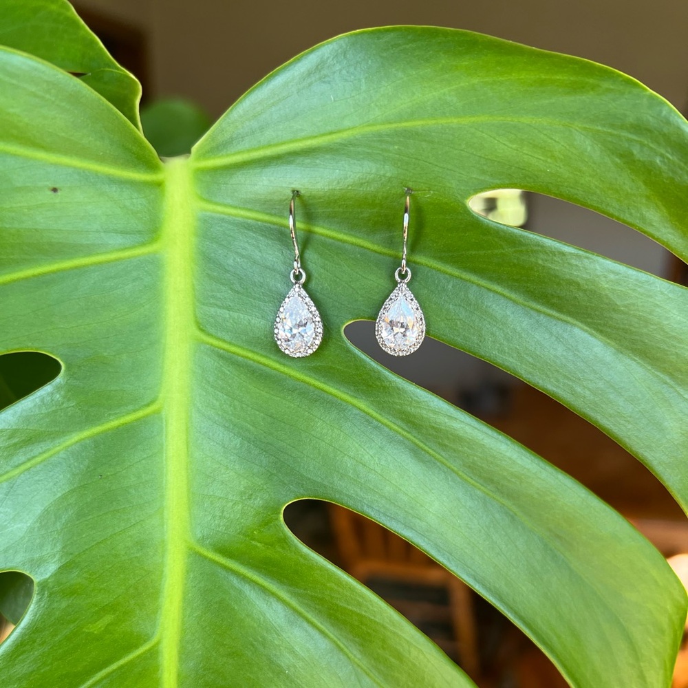 Teardrop earrings